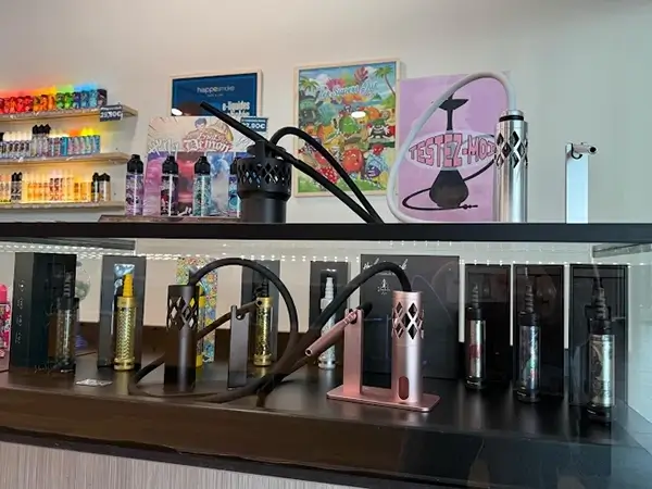 Vitrine cigarettes électroniques HappeSmoke Arles